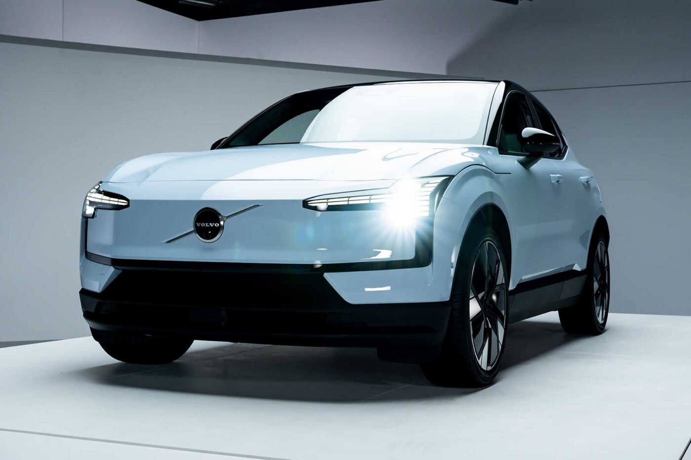 Volvo introduces new EX30 variant in the UK electrive.com