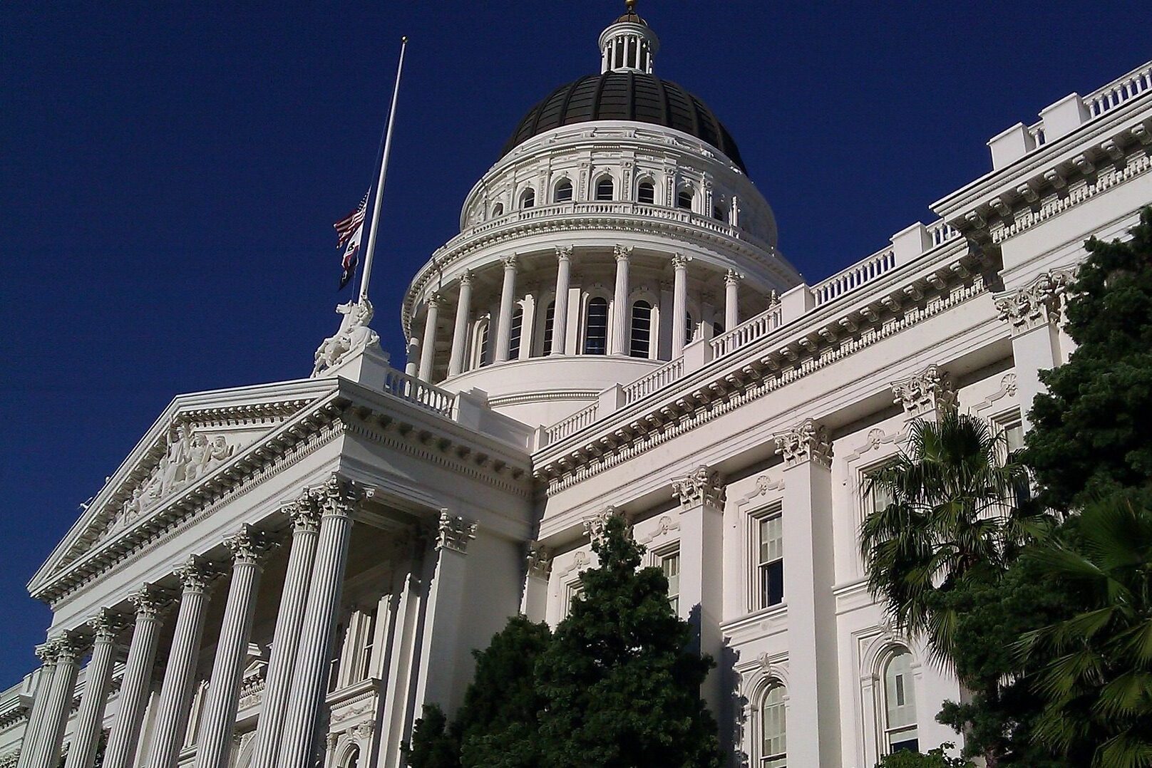 California's Green Hydrogen Revolution: Pioneering a Sustainable Future