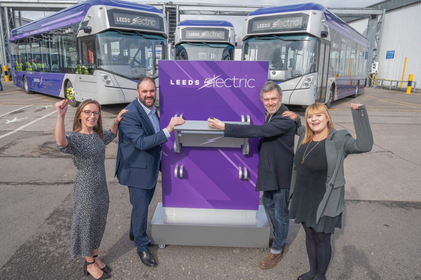 First Bus adds 57 new electric buses to Leeds fleet - electrive.com