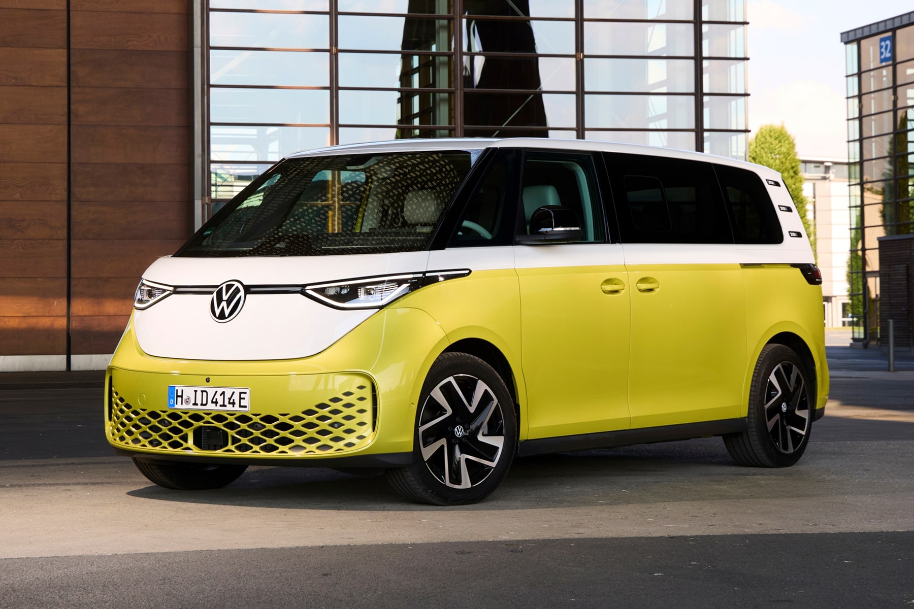 VW reveals UK specifications for the ID. Buzz LWB & GTX