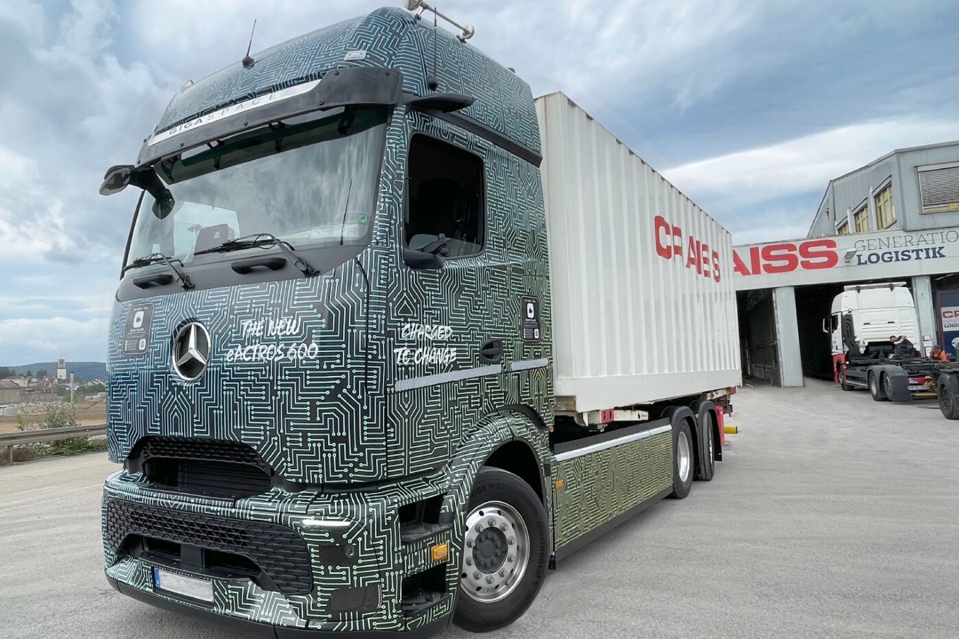 Craiss expands truck fleet with a dozen Mercedes eActros