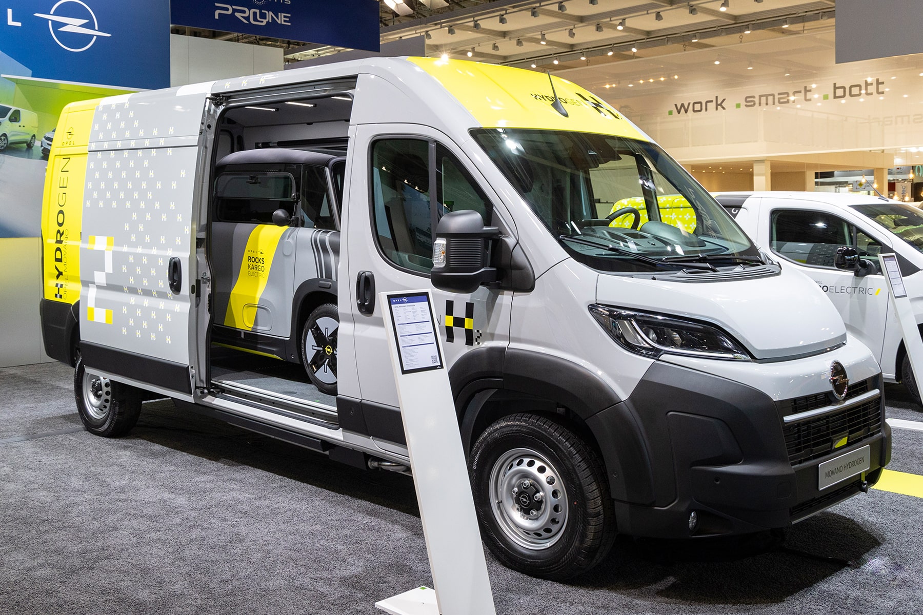 Opel Unveils Movano Hydrogen Van with Impressive Range and Performance