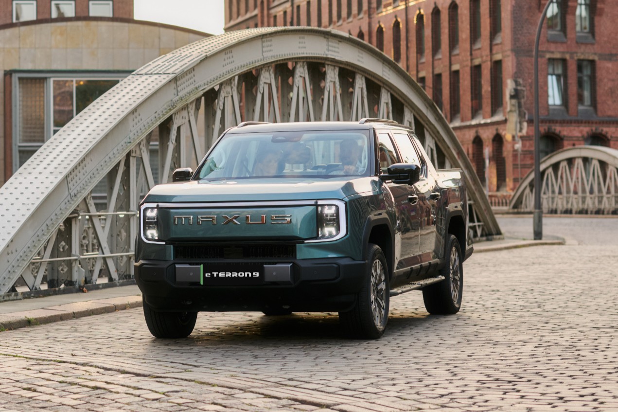 Maxus presents electric pickup eTerron 9